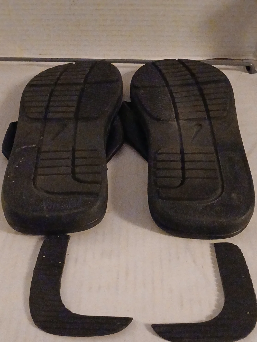 Nike Black Leather Thong Sandals